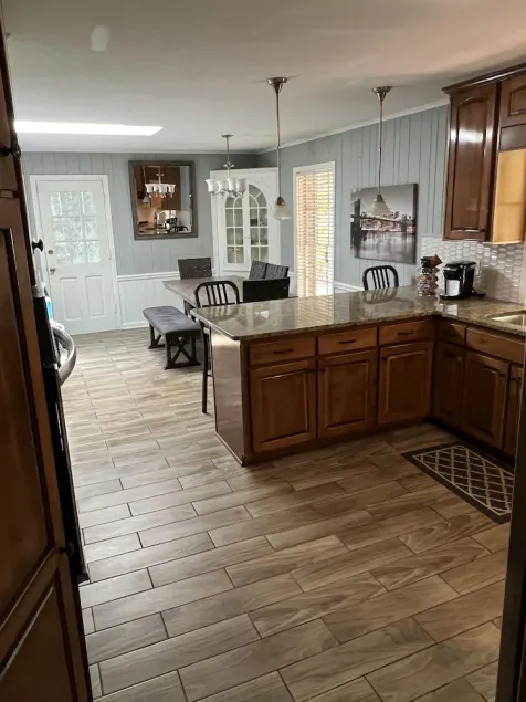 Urban Lake House - Image 1