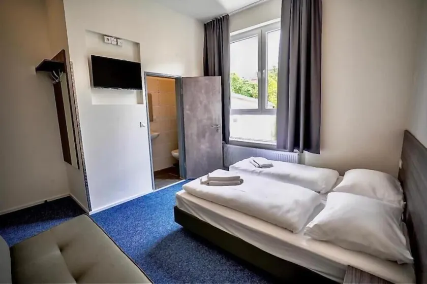 Hotel City Meetpoint - Image 1