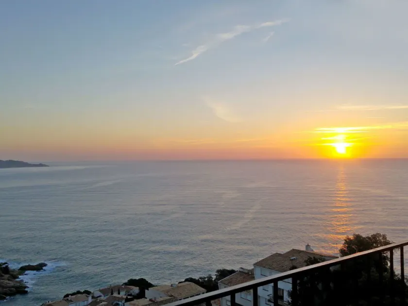 Fin lejlighed for 4 personer med WIFI, TV og terrasse - Image 1