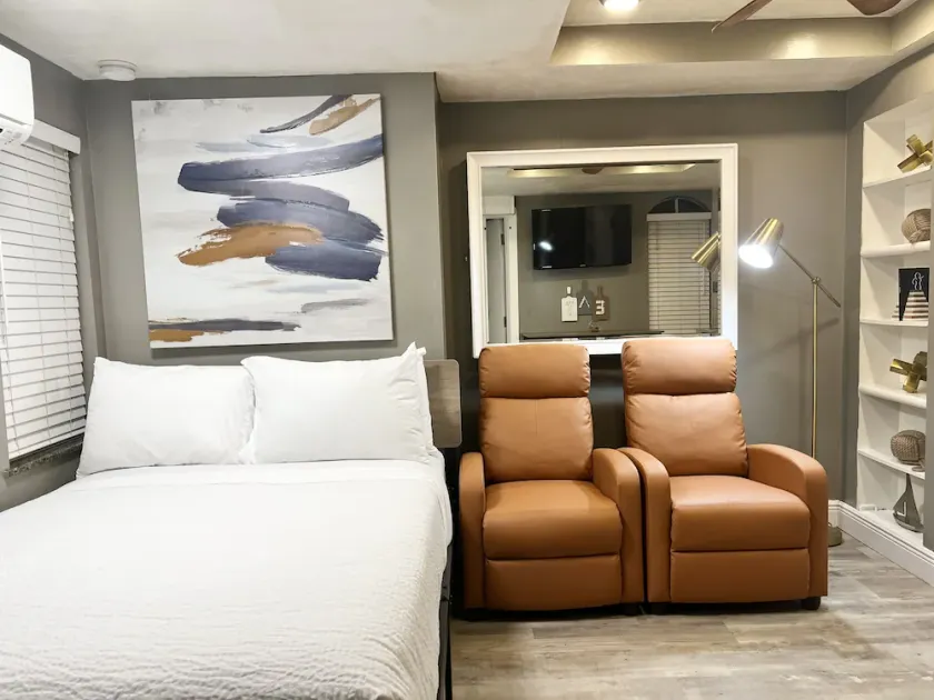 Miami Beach HomeStay - Image 1