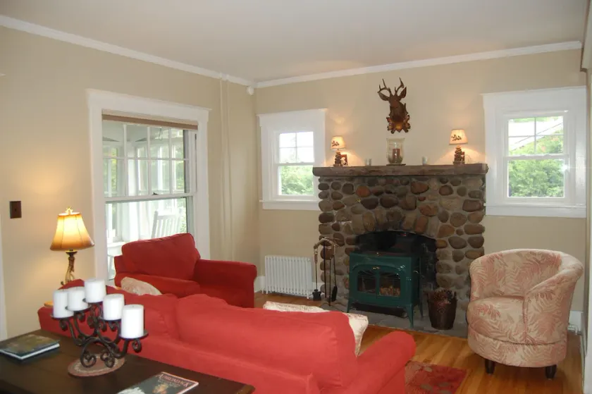 3-minutters gang til Main St, Sun Deck & Hot Tub, Game Room, indhegnet gård - A + anmeldelser - Image 1