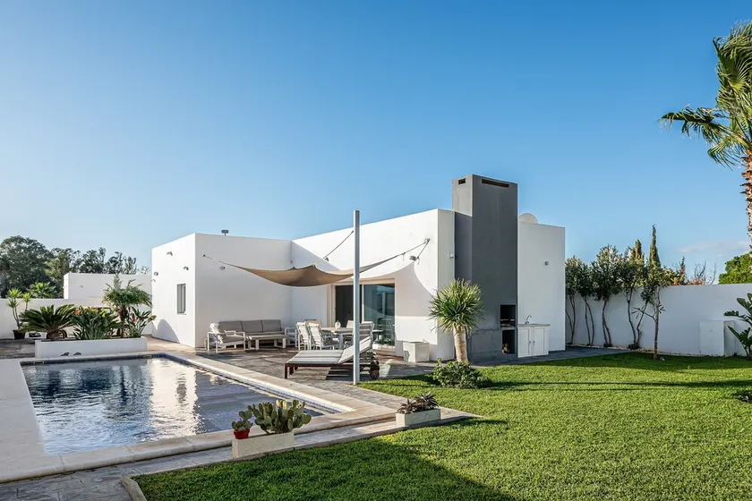 Villa \"Chill Out Of City 2\" avec piscine privée, Wi-Fi et climatisation - Image 1