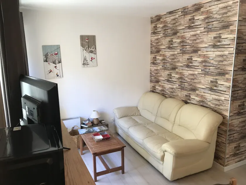 Rental Apartment 2 bedrooms, free wifi in Luz Saint Sauveur - Image 1