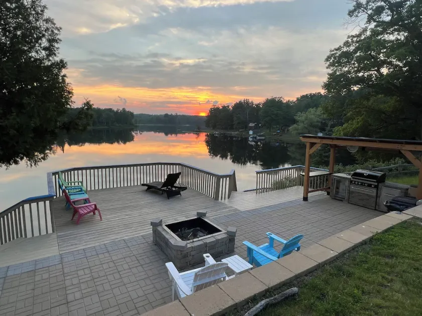 Breathtaking sunsets from sandy, eastern shore of North Lake!  - Image 1