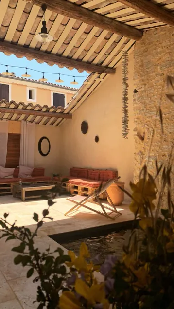 Vacation home with heated pool in the Vaucluse for 8 people. - Image 1