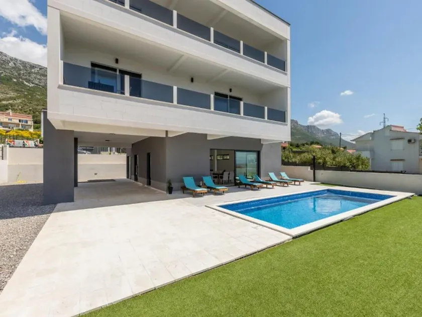 Voll ausgestattete Villa mit Terrasse, privatem Pool und Garten | Wasserblick - Image 1