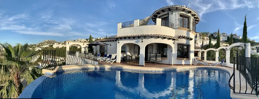 Luxury 4 Bedroom Villa - 10 berth - Private Heated Infinity Pool - with Sea View - Image 1