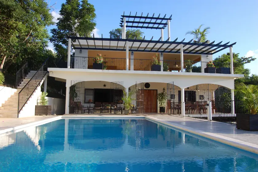 Multilevel 8 br villa with fabulous views, full staff - Image 1