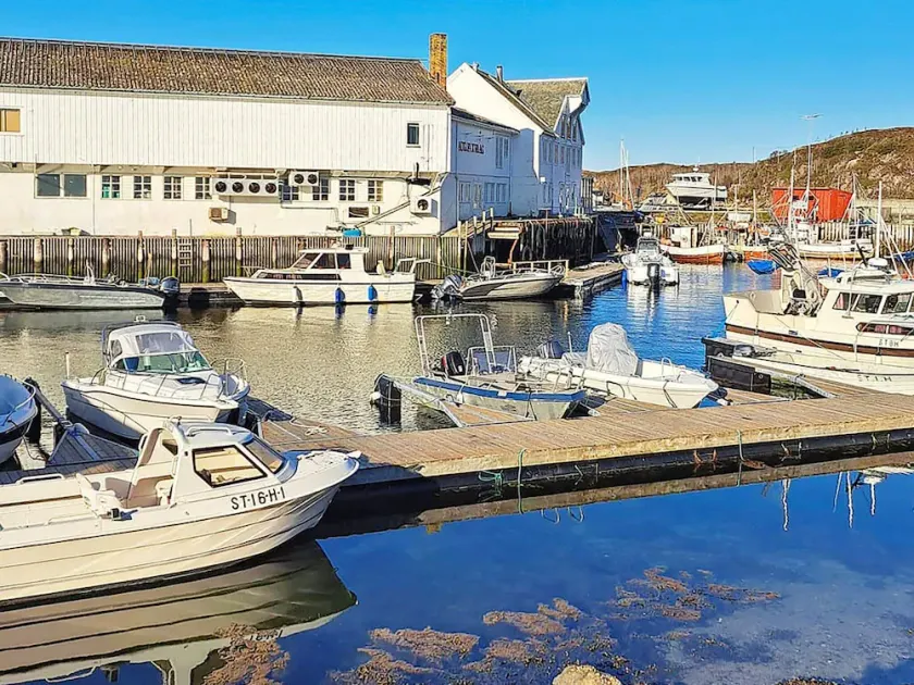 12 person holiday home in Kvenvær - Image 1