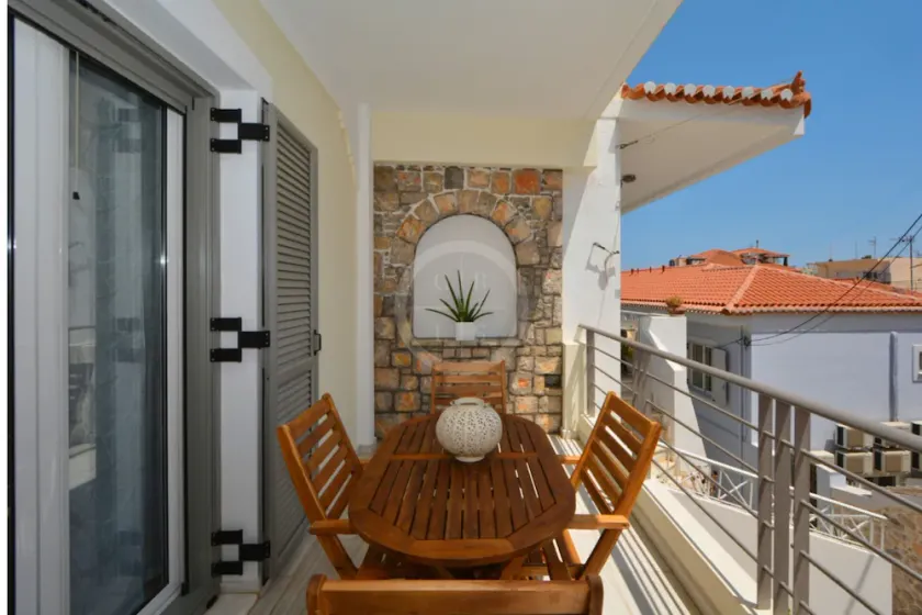 A contemporary inn situated in the center of Ermioni - Image 1