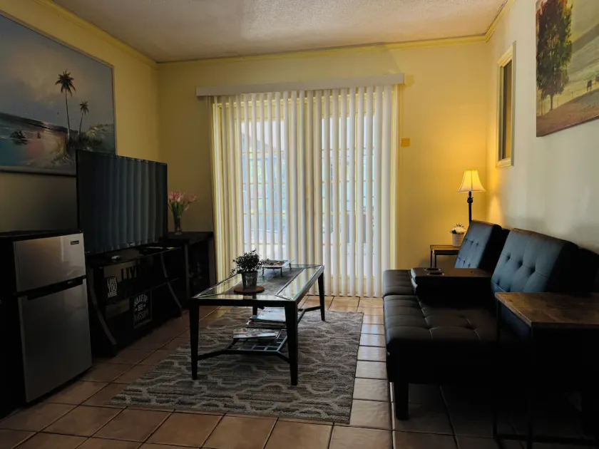 1Bedroom✔1Bathroom✔ Livingroom✔ Beach Get Away✔ Pool access✔ Quiet - Image 1