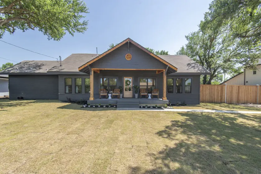 The 1913 - The BoHo Chic 4 Bed/2 Bath home in Downtown Celina - Image 1
