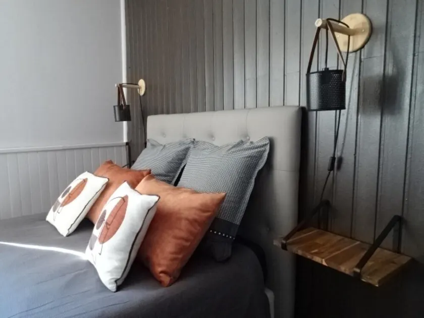 A cozy cocoon for a sunny stay with seasonal pool access - Image 1