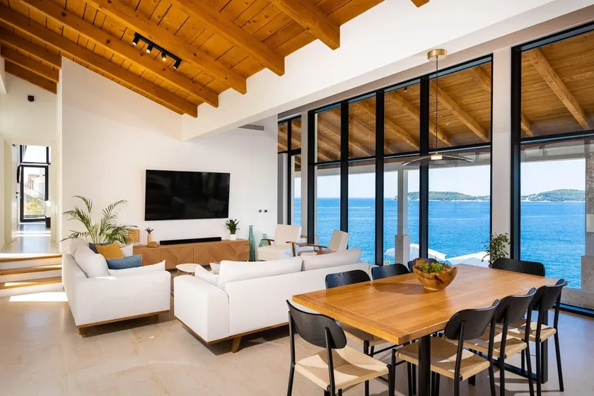 Villa Maria brand new villa on excellent location - Image 1
