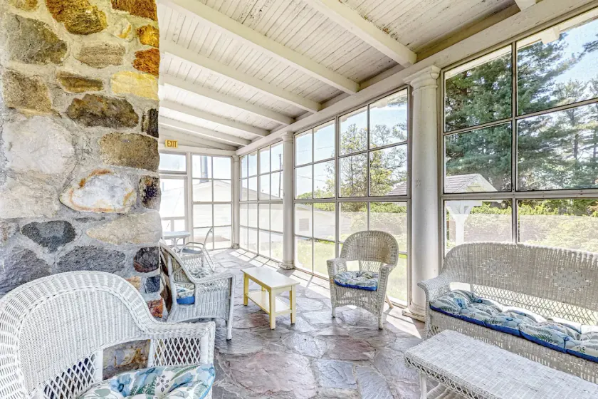 7BR Modern Farmhouse on Sustainable Working Farm - Image 1
