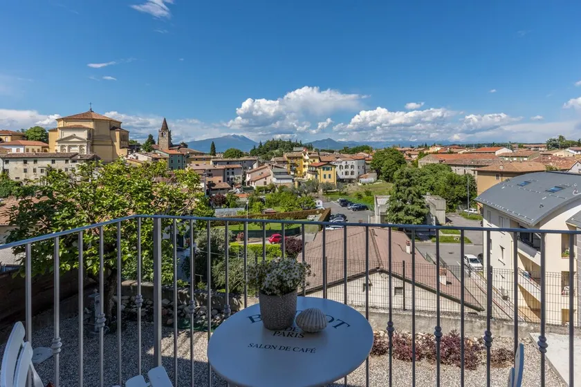 Maison de vacances 'Homely Feeling' avec Wi-Fi, A/C, Balcon et Jardin - Image 1