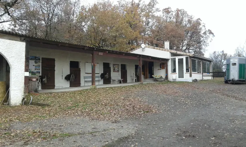 Maison dans un cadre champêtre avec à proximité des chevaux - Image 1