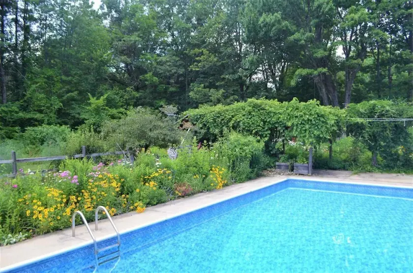 Ski Minutes Away & Pool Onsite - Image 1