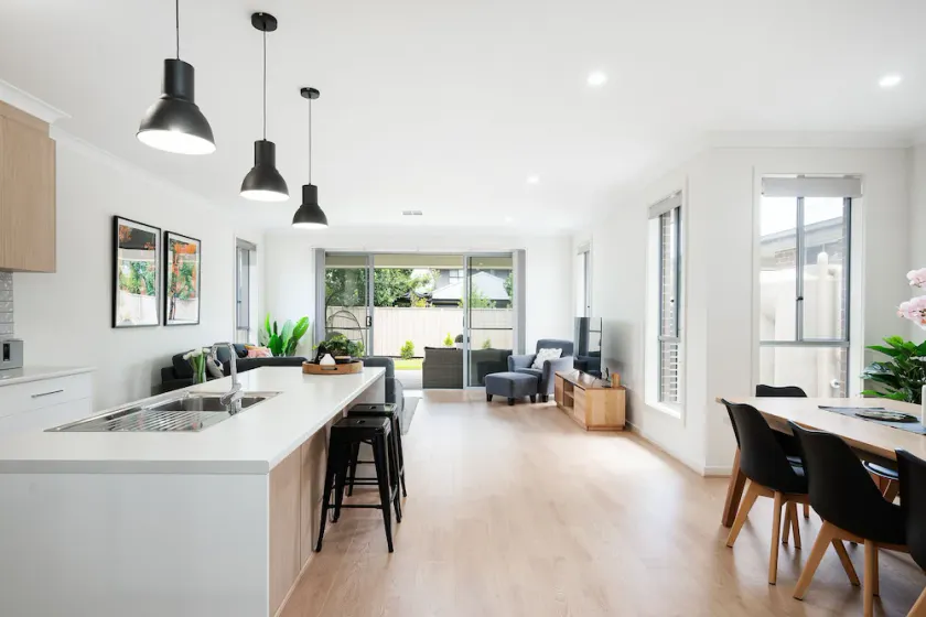Ella House III -4BR, 2Bathrm, Alfresco, Smart TV - Ella House III -4BR, 2Bathrm, Alfresco, Smart TV - Image 1