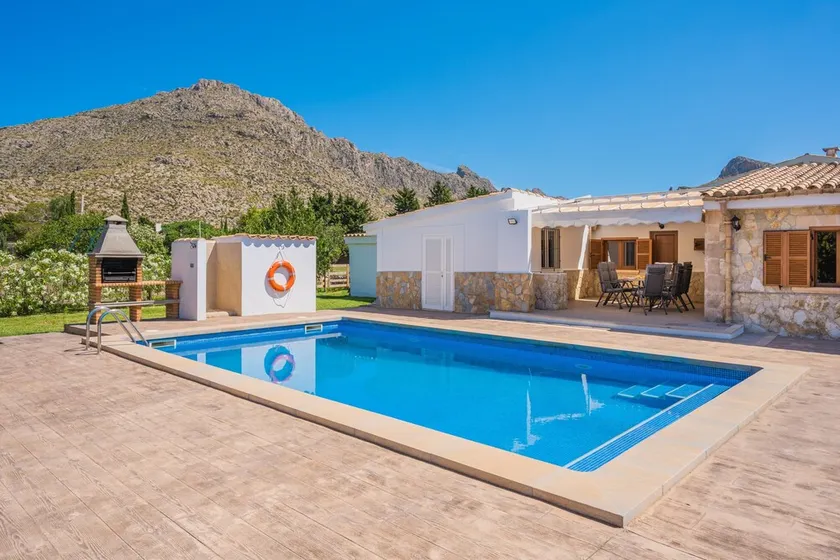Vacation Villa 'Can Serra' with Private Pool, Mountain Views, Terrace & Garden - Image 1