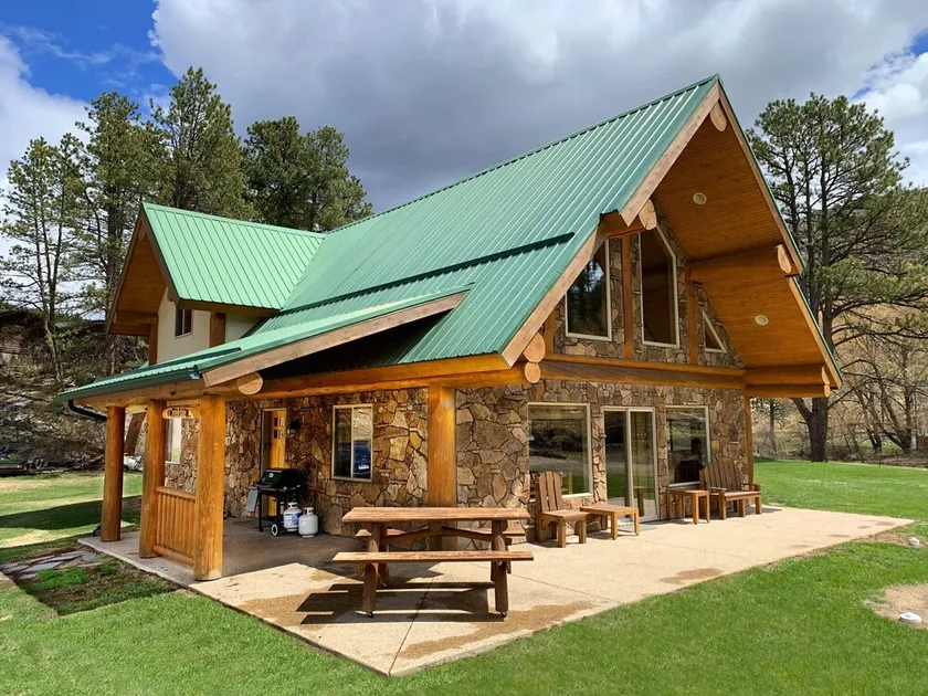 Cabane en rondins de 3 chambres à coucher nichée dans une belle prairie sur Spring Creek: appelez pour connaître les tarifs - Image 1