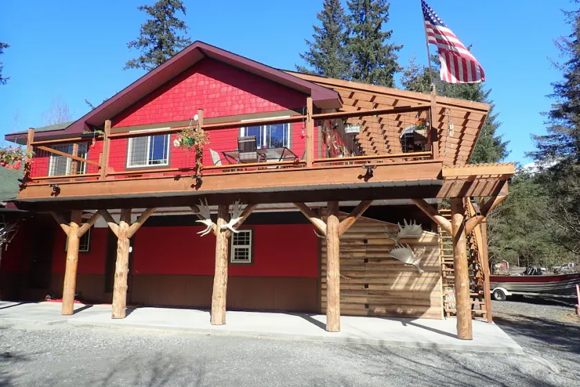 Resurrection Peaks Lodge.  Upper unit sleeps 6, private lot and close to town. - Image 1