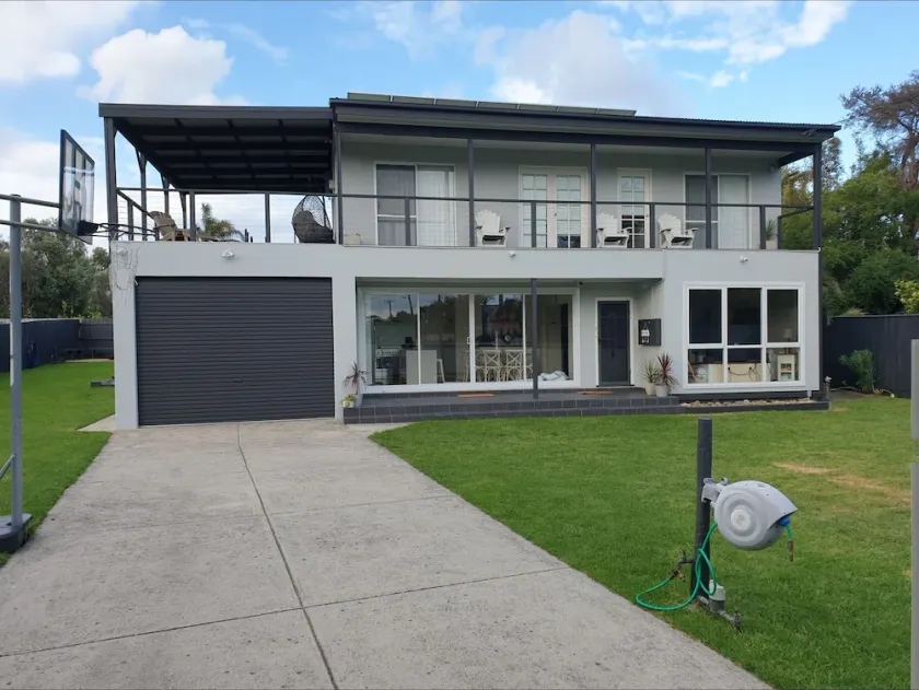 Sandy Beach House | The Perfect Family Holiday Retreat - Image 1