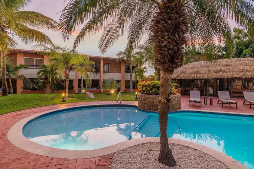 Sweet 2 bedroom walking distance to Eagle Beach - Image 1