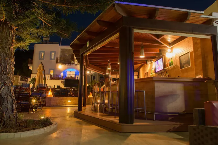 Moonlight Hotel - Image 1