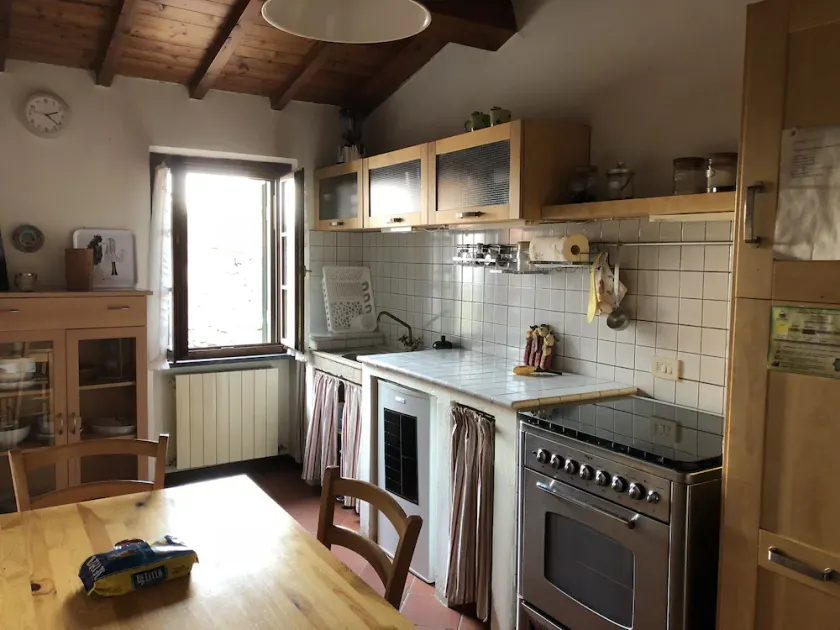 Apartment overlooking the park of the walls, a few steps from the main streets - Image 1