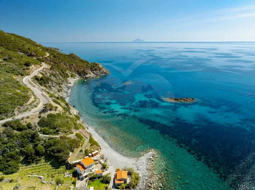 Villa on the sea, in an enchanted place in Pomonte where you can see the most beautiful sunsets of t - Image 1
