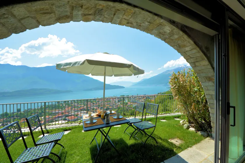 Lucia house, sunshine and lake view! - Image 1