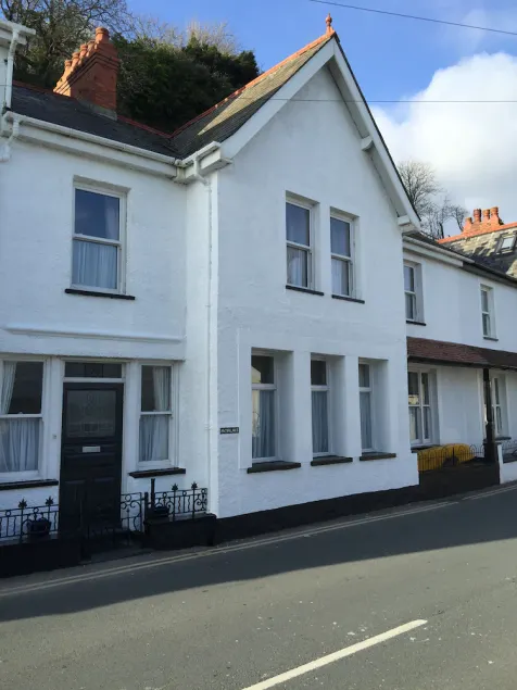 Stort familiehus med 5 soveværelser foran havet i Aberdovey Village - Image 1