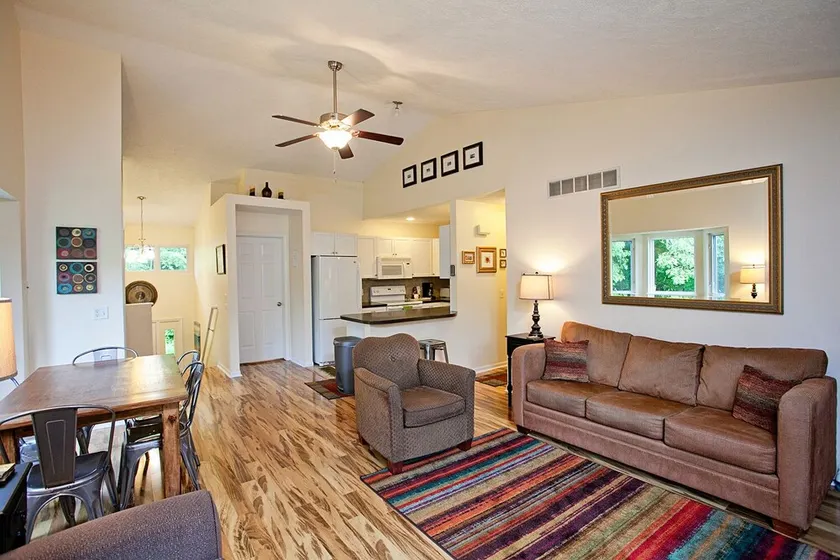 Large Saugatuck Condo, Wooded Ravine, Cathedral Ceilings, Open Concept - Image 1