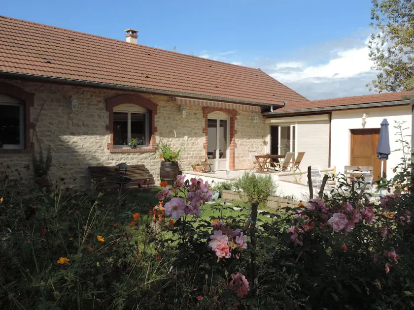 Sommerhus 125 m2 klassificeret 4 stjerner 'Villa Roland i Bourgogne' i hjertet af vingården - Image 1