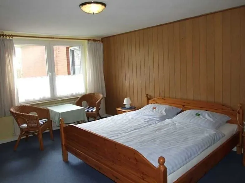 Room 4 Double Room - Pension Bed & Breakfast behind the North Sea dike - Image 1