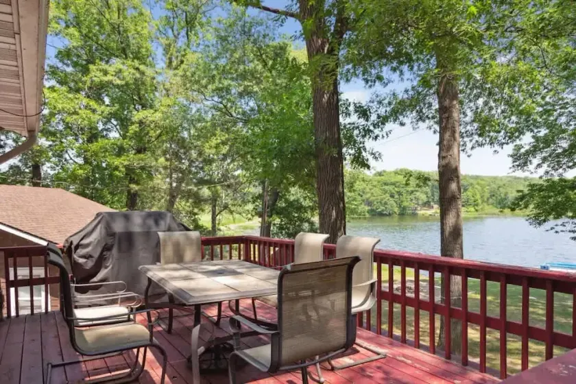 Whispering Pines Getaway on Spooner Lake - Image 1