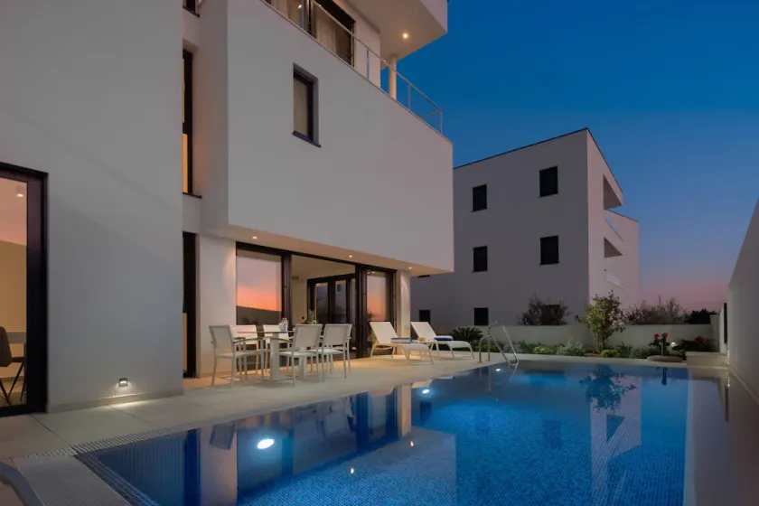 Luxury Villa Nautica Prima with Pool - Image 1