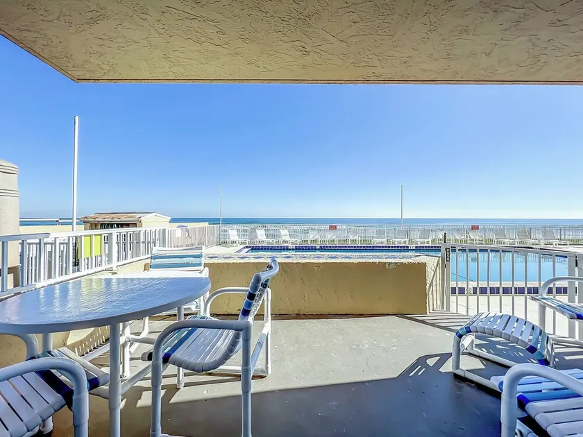 Oceania Beach Club - Image 1