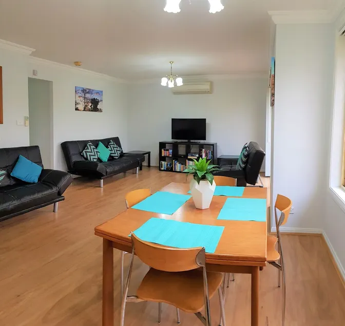 The Villa Retreat - Your 2 bedroom Self-Contained Home Away From Home - Image 1