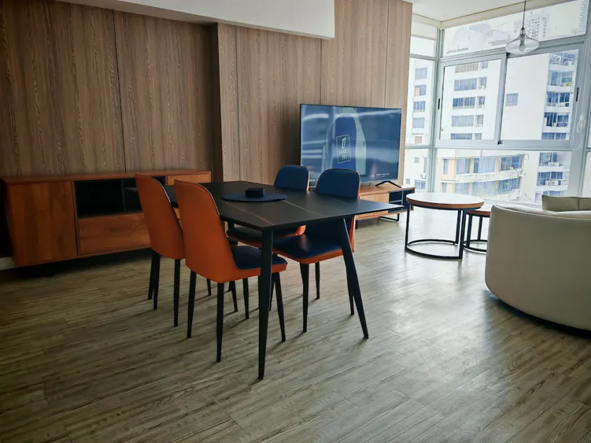 Lovely Modern Apartment Two Bedrooms, Two Bathrooms, Nice Location - Image 1
