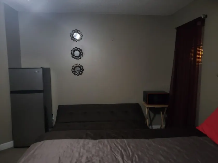 KingQueen Suite 113 - Image 1