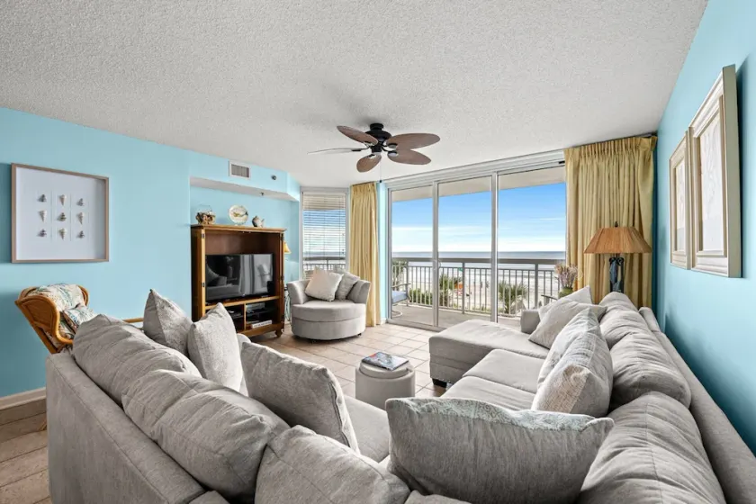 Crescent Shores, 3 sovrum Beachfront Condo, Hot Tub och gratis Wi-Fi! - Image 1