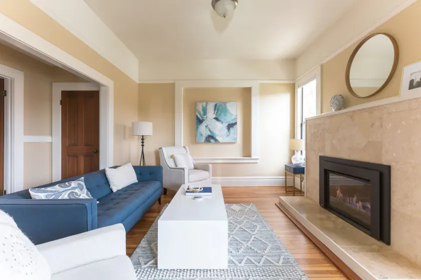 Uptown in Downtown Mill Valley!  The only 3bd/2ba in the heart of the city! - Image 1