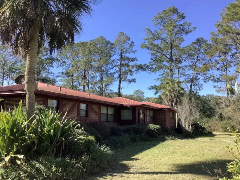 Farm Stay 3 miles from Live Oak - Image 1