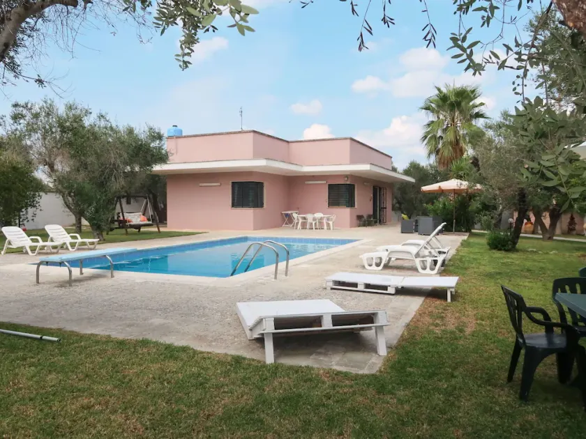 Skøn privat feriebolig med WIFI, klimaanlæg, privat pool, TV, terrasse og kæledyr tilladt - Image 1