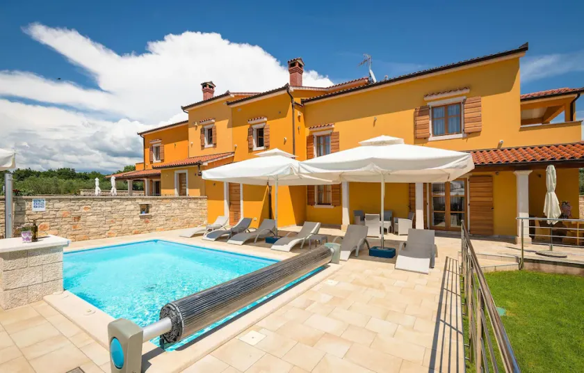 Bella casa a Hr-52215 Dignano - Image 1