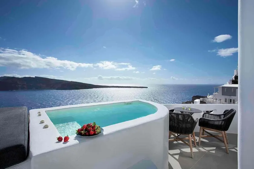 ArmonOia Luxury Caves - Image 1