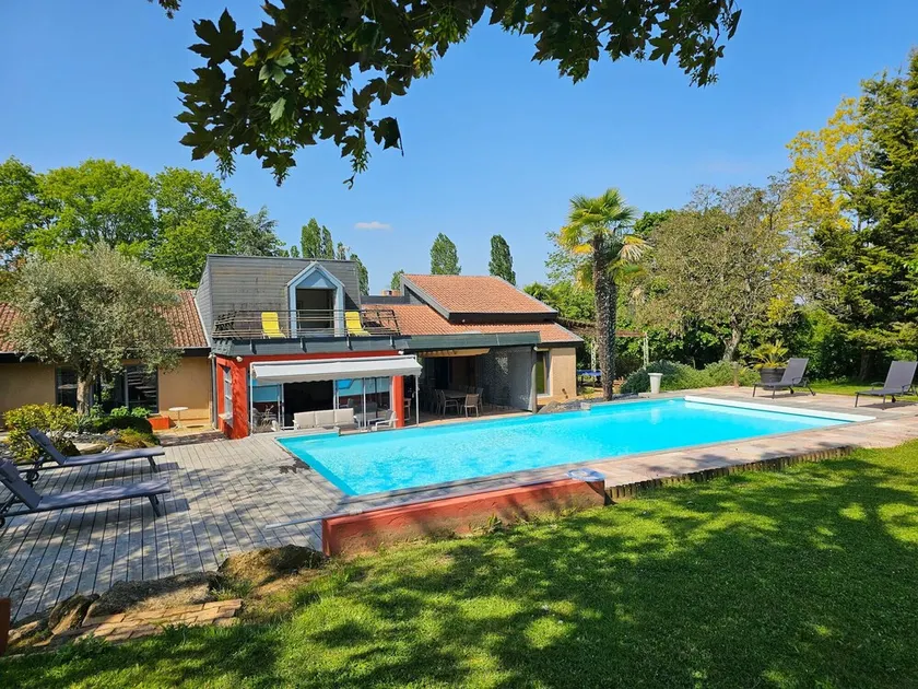 Large villa with heated pool and jacuzzi for 15 people - Image 1