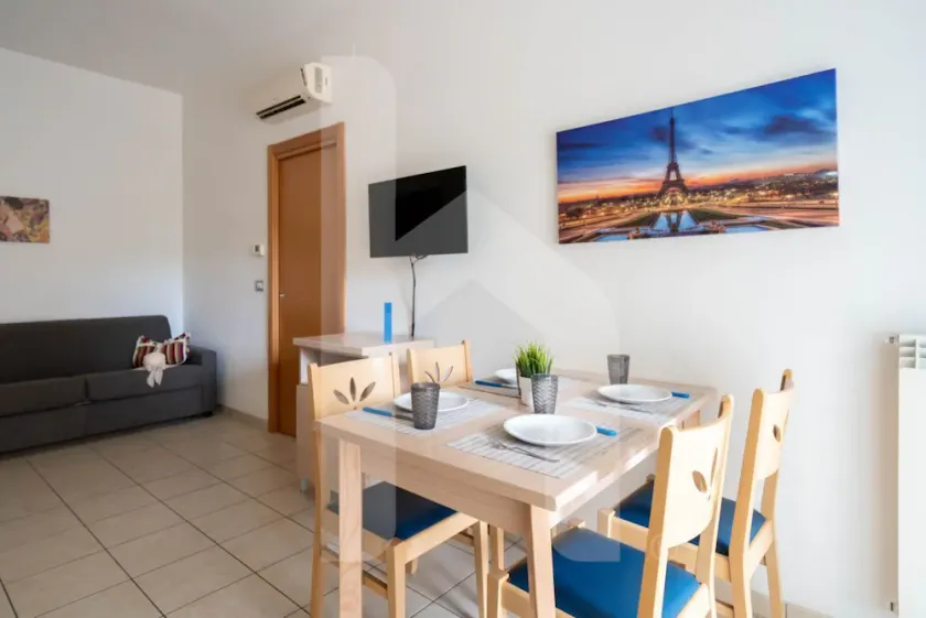 Holiday Rendez Vous 14 - Ground apartment with balcony and side sea view - Image 1